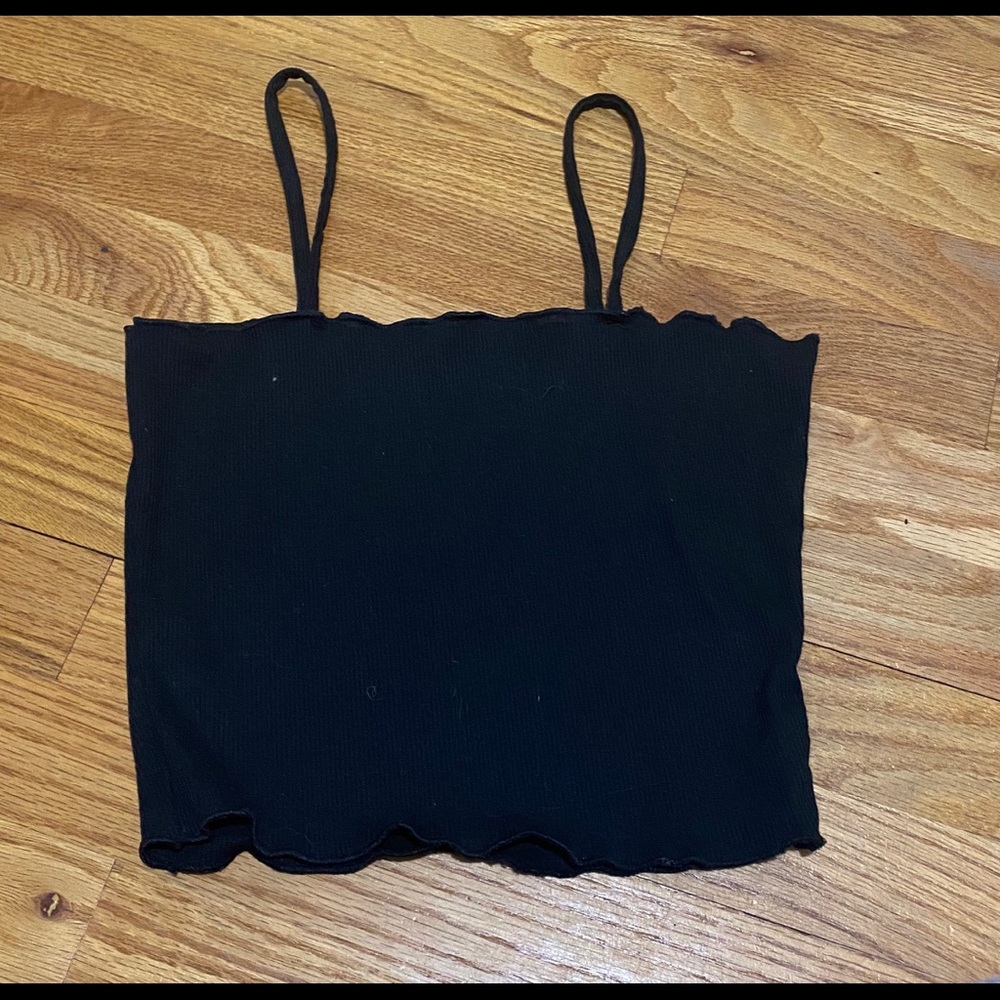 Black cropped tank